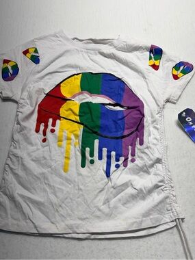 On Fire White Kids Tee with Rainbow Drip Lips Graphic S NWT